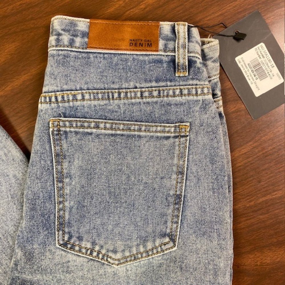 NWT Nasty Gal Distressed To Impress Raw Hem Jeans, Size‎ 6 - Picture 3 of 13